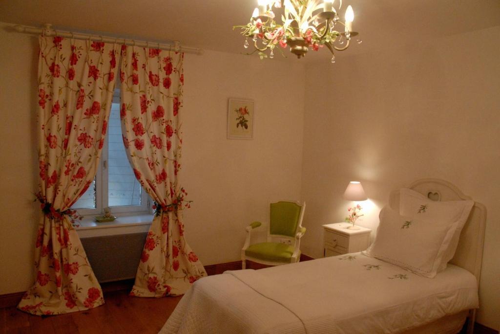 Chateau De La Flechere Bed & Breakfast Blace Room photo
