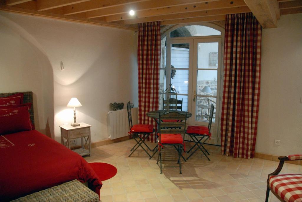 Chateau De La Flechere Bed & Breakfast Blace Room photo
